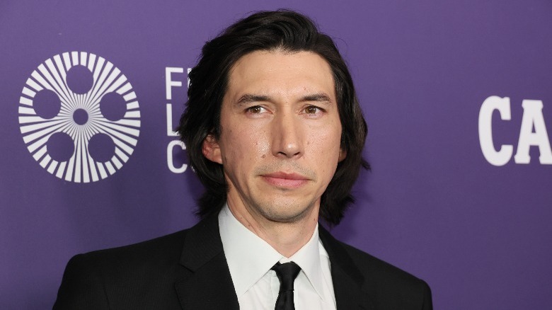 Adam Driver souriant