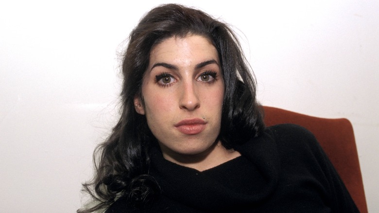 Amy Winehouse sérieuse