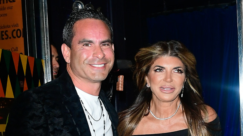 Louie Ruelas et Teresa Giudice arrivent au Caroline Comedy Club en 2021