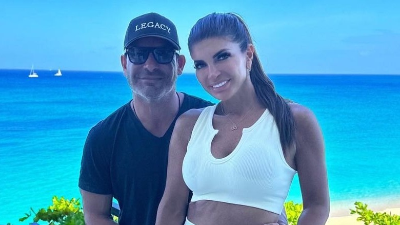 Louie Ruelas et Teresa Giudice posent ensemble