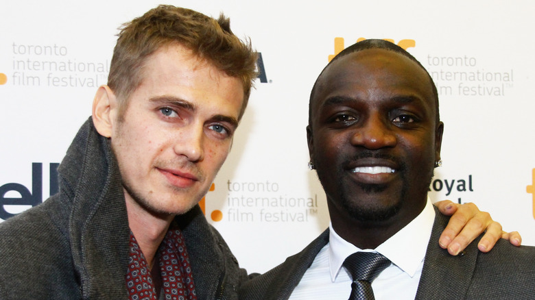 Hayden Christensen et Akon posent