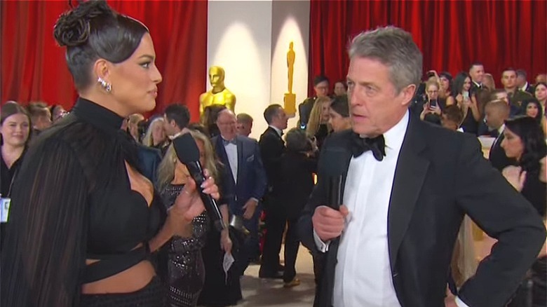 Ashley Graham interview maladroite Hugh Grant Oscars