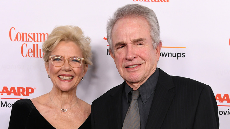 Warren Beatty et Annette Bening sourient