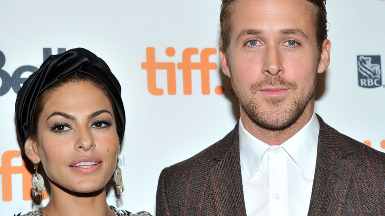 Eva Mendes et Ryan Gosling posent