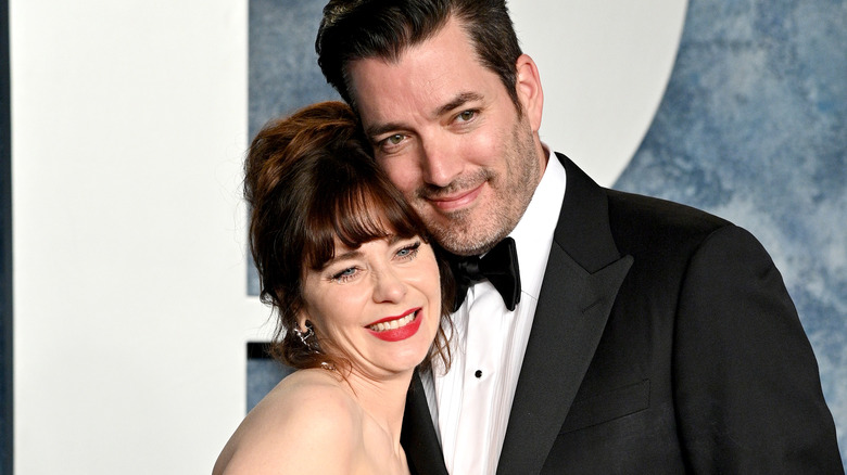 Zooey Deschanel et Jonathan Scott souriant