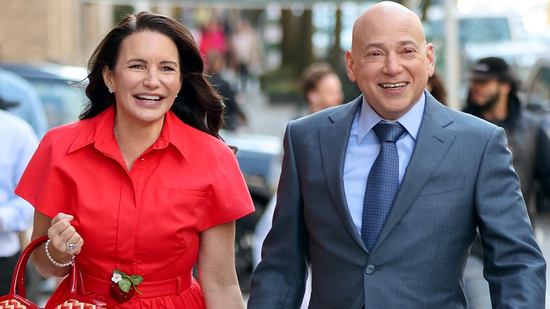 Kristin Davis et Evan Handler souriant