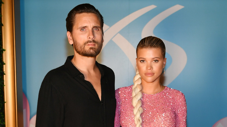 Scott Disick et Sofia Richie posant