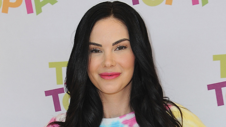 Jayde Nicole posant lors d'un événement