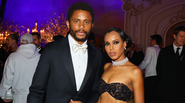 Nnamdi Asomugha et Kerry Washington posent lors d'un événement