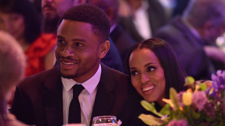 Nnamdi Asomugha et Kerry Washington sourient