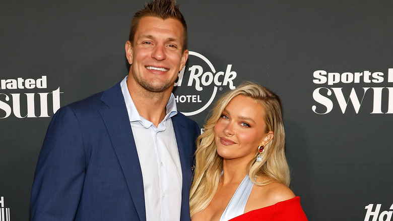 Rob Gronkowski avec Camille Kostek, tous deux souriants