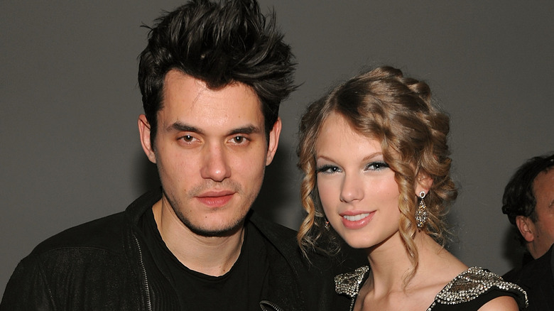 Taylor Swift et John Mayer lors du lancement de VEVO en 2009