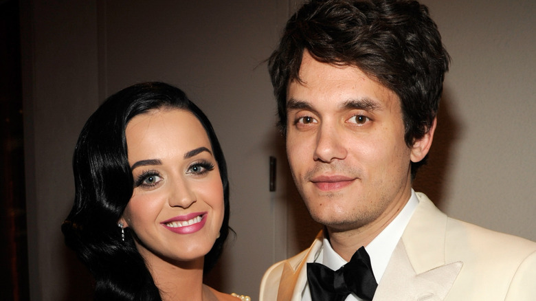 Katy Perry et John Mayer assistent à un gala des Grammy Awards en 2013