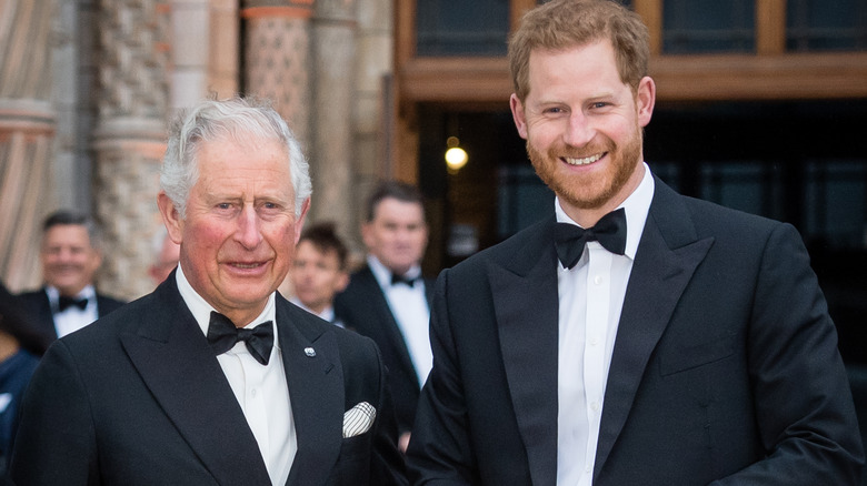 Le roi Charles et le prince Harry