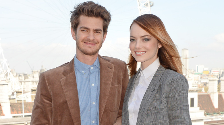 Andrew Garfield et Emma Stone souriants