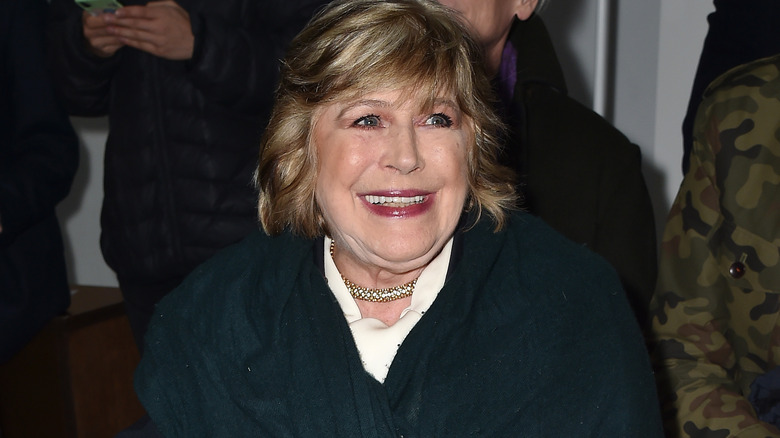 Marianne Faithfull souriante à Paris en 2020