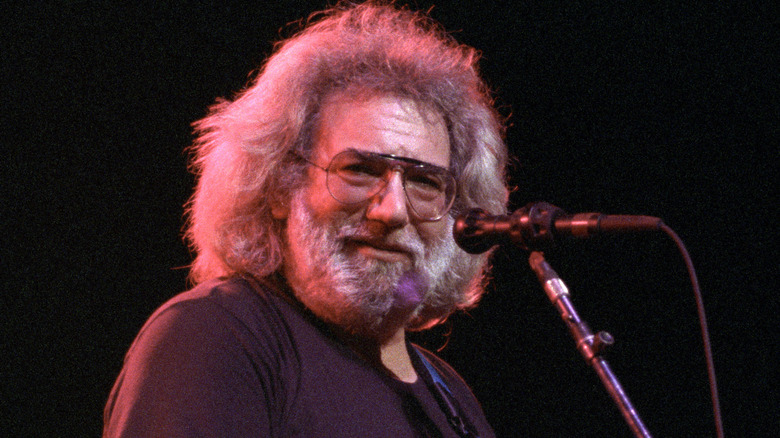 Jerry Garcia chantant à San Francisco en 1991