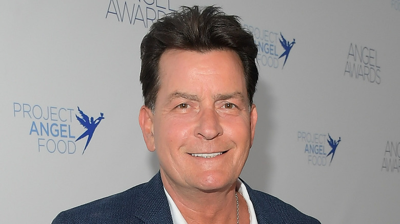 Charlie Sheen a une fois donné à Lindsay Lohan une somme d’argent impressionnante