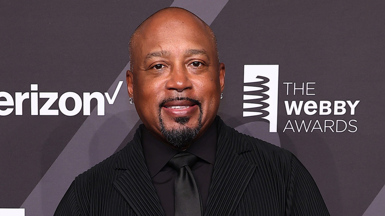 Daymond John réchauffe la querelle des concurrents de Shark Tank avec le dépôt d’une ordonnance d’interdiction