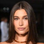 Hailey Bieber hésitait à abandonner le nom de Baldwin lorsqu’elle a épousé Justin