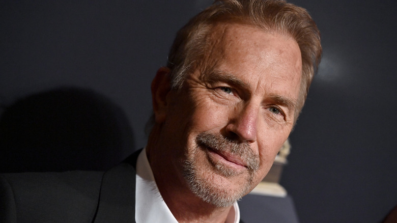 L’ancienne vraie femme au foyer qui a un œil sur Kevin Costner