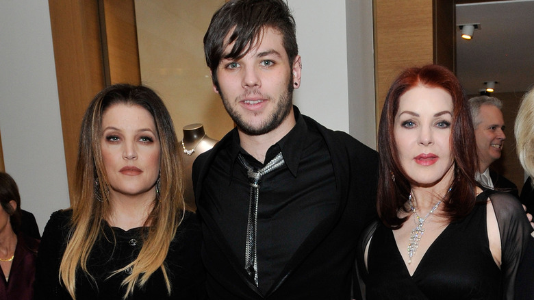 Lisa Marie Presley, Navarone Garibaldi et Priscilla Presley