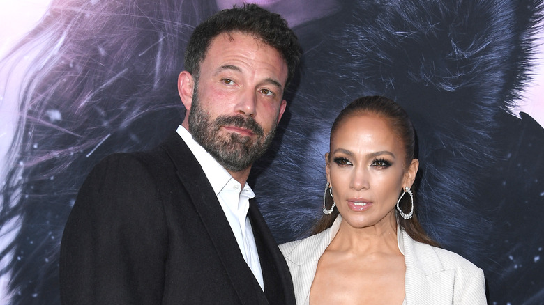 Le dernier festival d’amour sur le tapis rouge de Jennifer Lopez et Ben Affleck a été « scénarisé », selon un expert