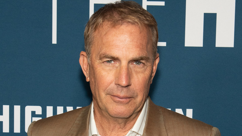 Le divorce de Kevin Costner se réchauffe alors que son ex ne bougerait pas de chez lui