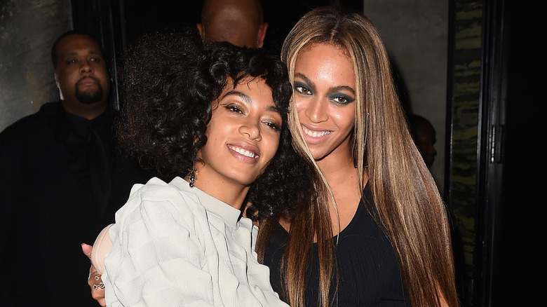 Solange et Beyoncé souriantes