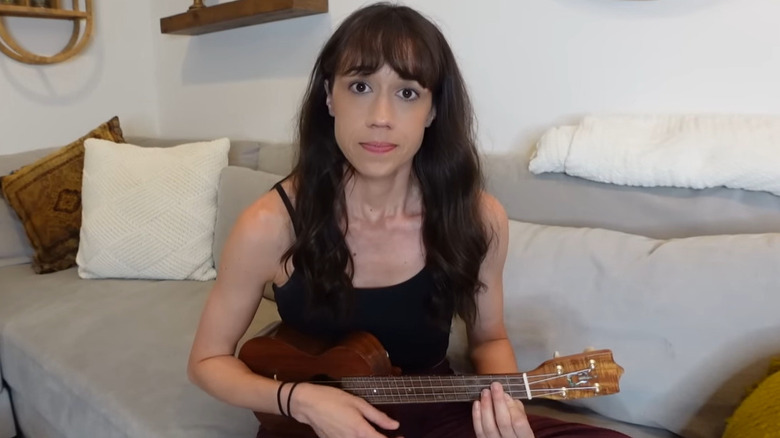 Chanson d'excuses de Colleen Ballinger