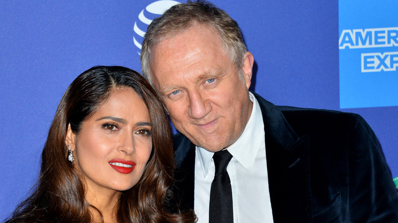 Salma Hayek posant avec François-Henri Pinault