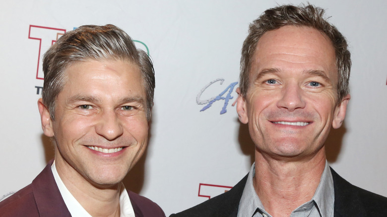 Neil Patrick Harris posant avec David Burtka