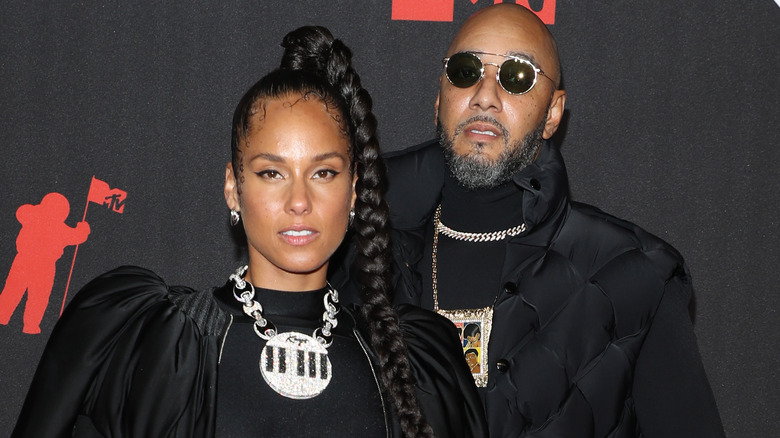 Swizz Beats posant avec Alicia Keys