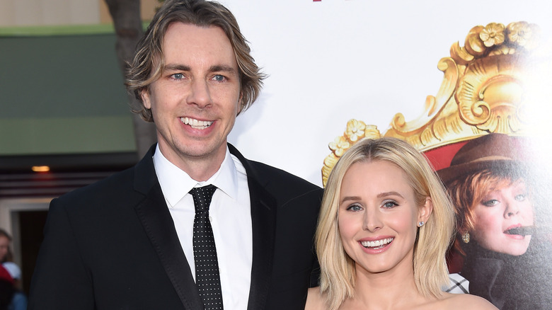 Kristen Bell souriante avec Dax Shepard