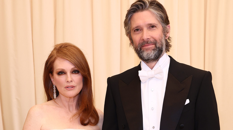 Julianne Moore posant avec Bart Freundlich