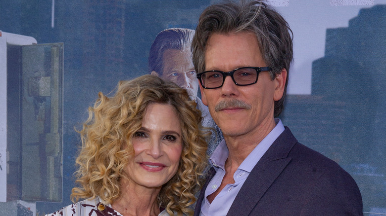 Kevin Bacon posant avec Kyra Sedgwick