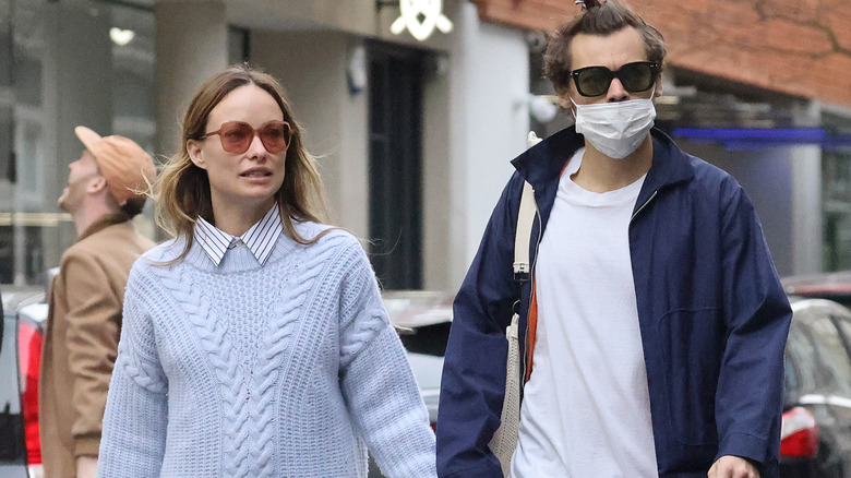 Olivia Wilde et Harry Styles portant des lunettes de soleil