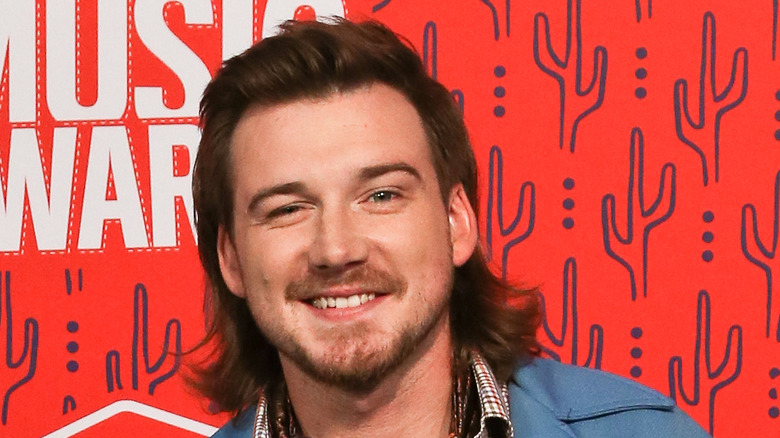 Morgan Wallen posant