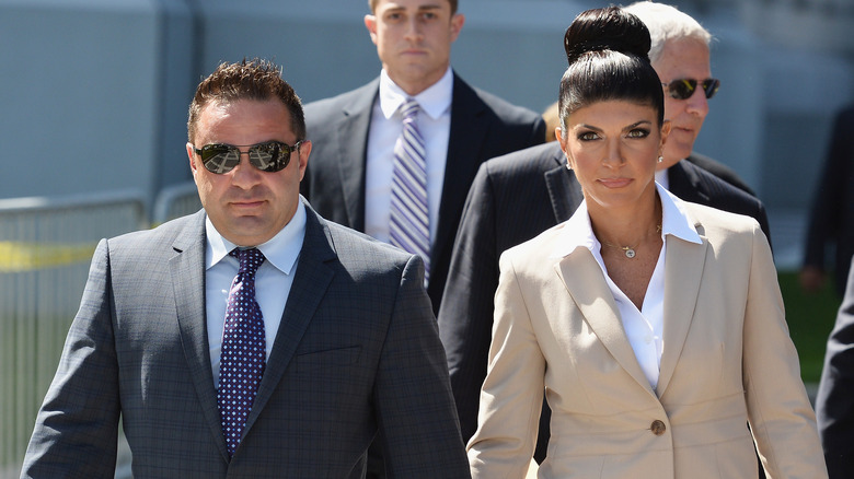 Joe et Teresa Giudice marchant ensemble