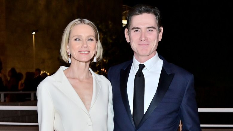 Naomi Watts et Billy Crudup sourient