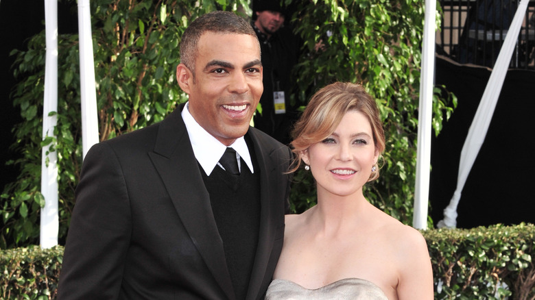 Ellen Pompeo et Chris Ivery sourient