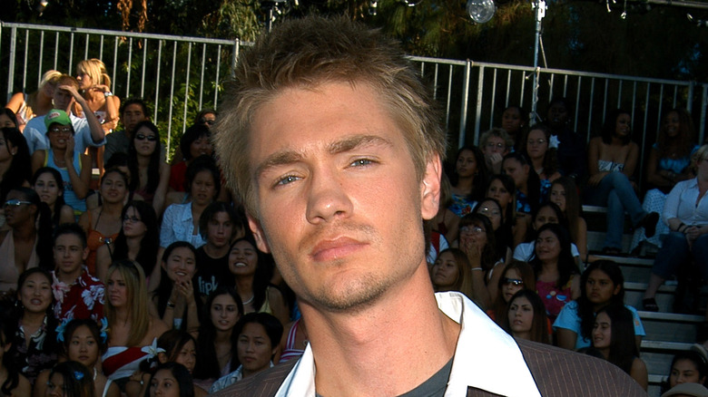 Chad Michael Murray posant