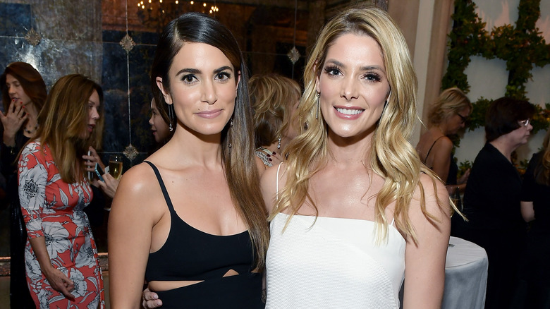 Ashley Greene et Nikki Reed posent ensemble en 2017