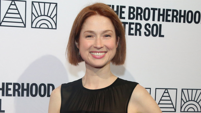 Ellie Kemper souriante