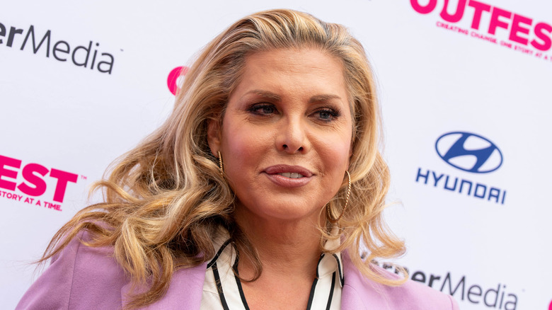 Candis Cayne posant lors d'un événement