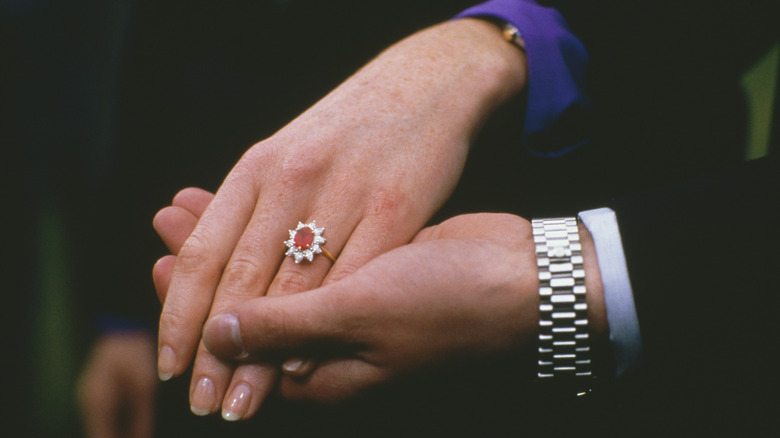 La bague rubis rouge de Sarah Ferguson