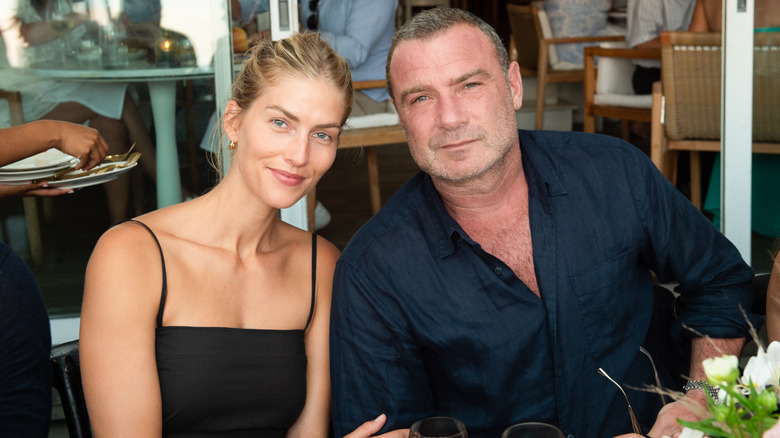 Liev Schreiber et Taylor Neisen dînent