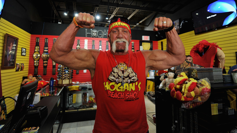 Hulk Hogan dans sa boutique