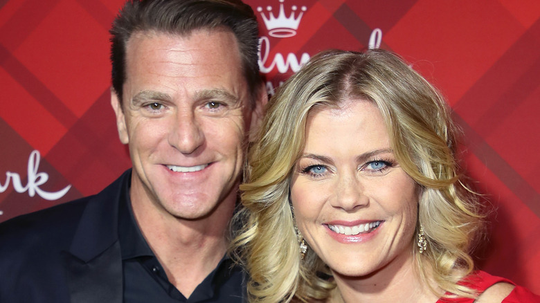 David Sanov et Alison Sweeney souriant