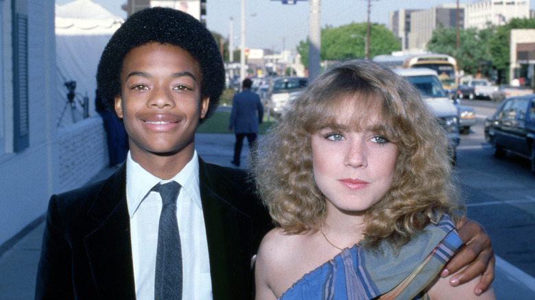 Todd Bridges posant avec Dana Plato